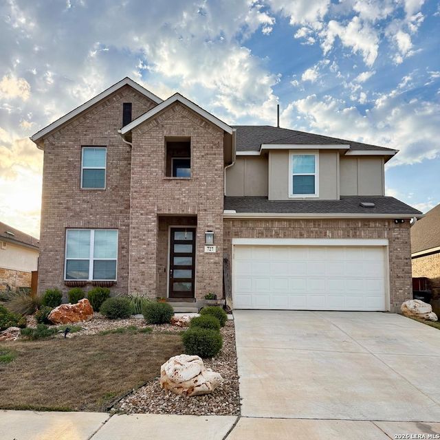 727 NAVARRO ST — VERAMENDI