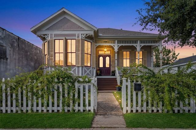 3524 Ball — Galveston Townsite