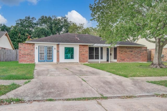 5009 Groveton Ln — Corrigan Pearland