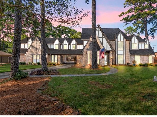 8202 Forest Ridge Rd — Memorial Northwest