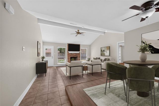 6903 Briarfield Dr — Oakwood Glen Sec 01