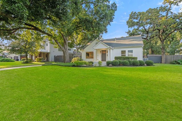 742 W 42nd St — Garden Oaks Sec 02