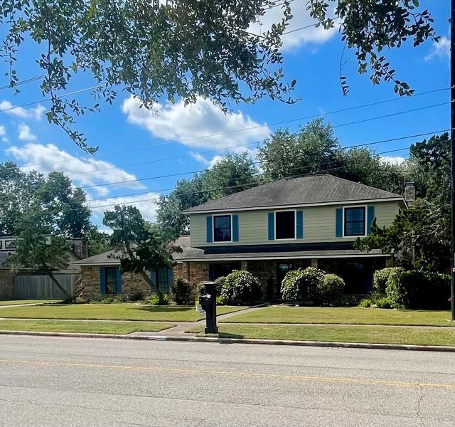 2309 Westpark Dr — Brighton Place Sec 1 Alvin