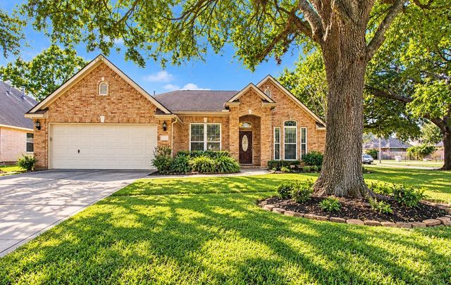 1915 Shining Stream Ln — Pecan Lakes Sec 2