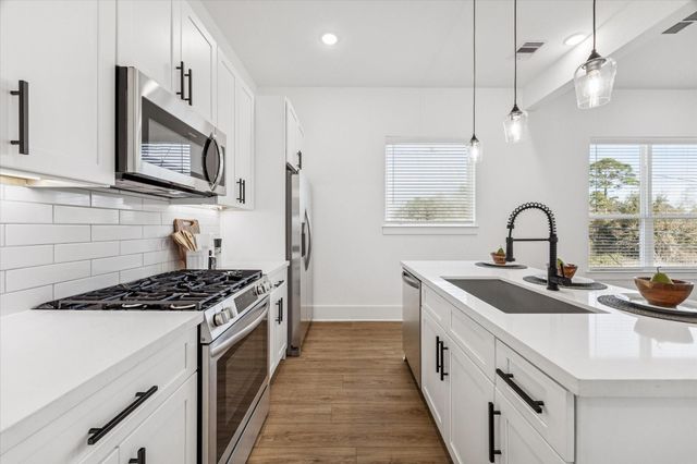 5621 Azores — Paul Quinn Heights