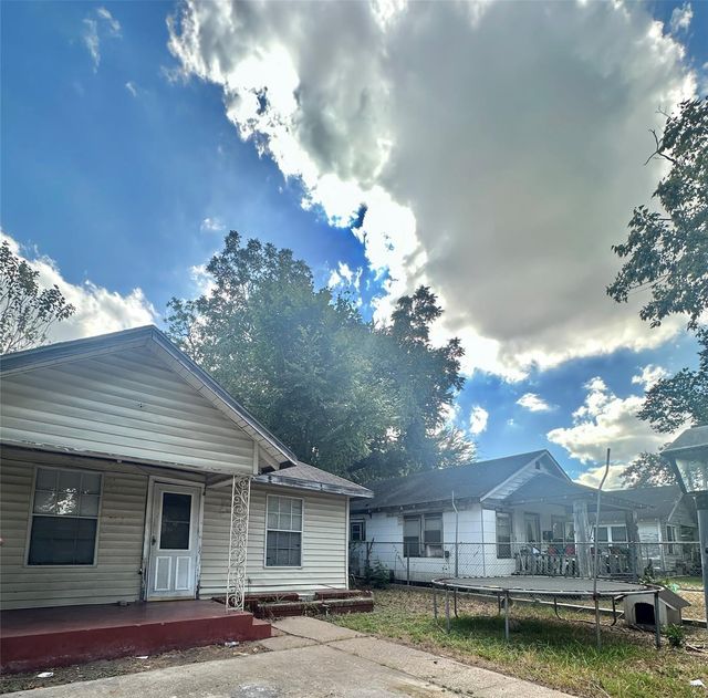 631 Hahlo St — Denver Harbor Homesites