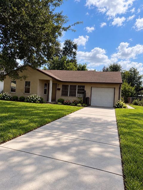 3714 Wyoming St — La Salette Place Sec 04