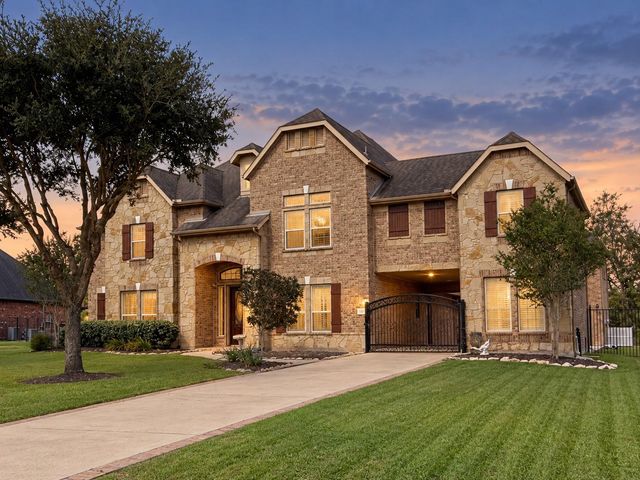 6010 Crystal Water Dr — Crystal Lake Estates