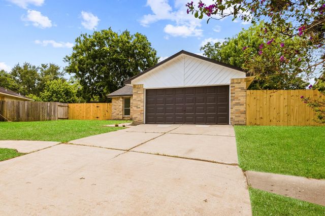 7310 Londres Dr — Mission West Sec 1