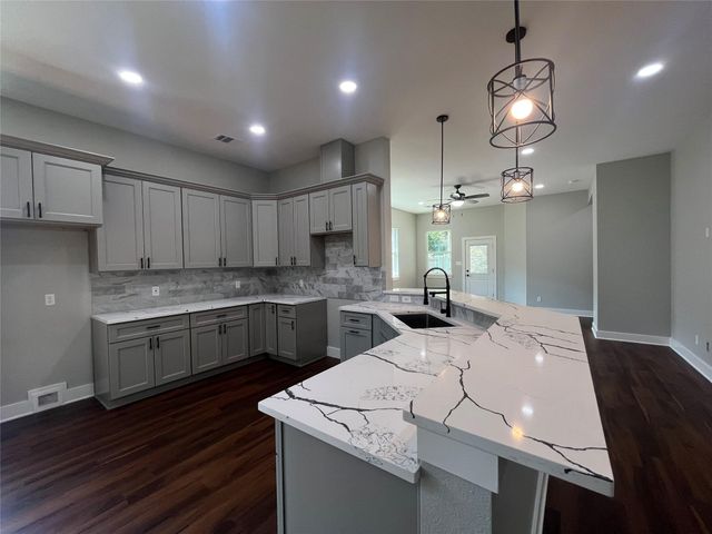 28811 Champion Oaks Dr — Champion Glen