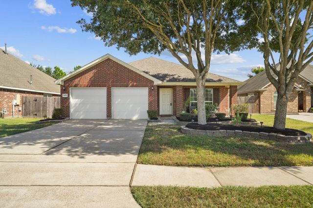 4051 Conifer Dr — Bentwood At Bay Colony Sec 3