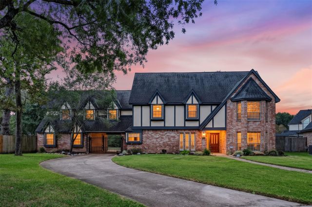 24203 Royalwick Dr — Wimbledon Country