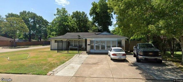 1303 Saddle Rock Dr — Hidden Valley West Sec 03