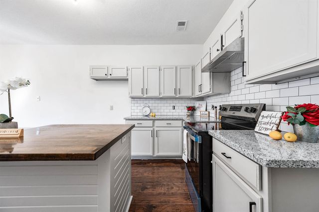 16039 Mountain Shadows Dr — Feste Park At Bear Creek Villa