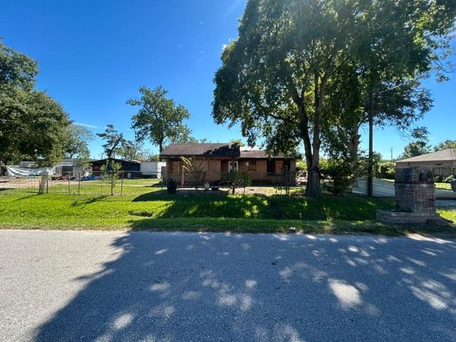 5502 Apala Dr — Parkwood Estates Sec 01