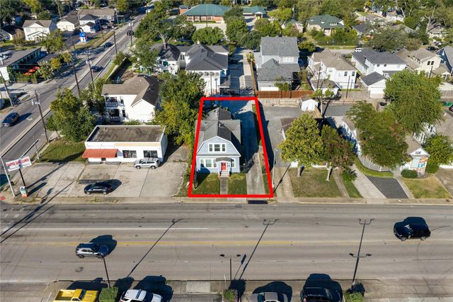 1105 Yale St — Houston Heights