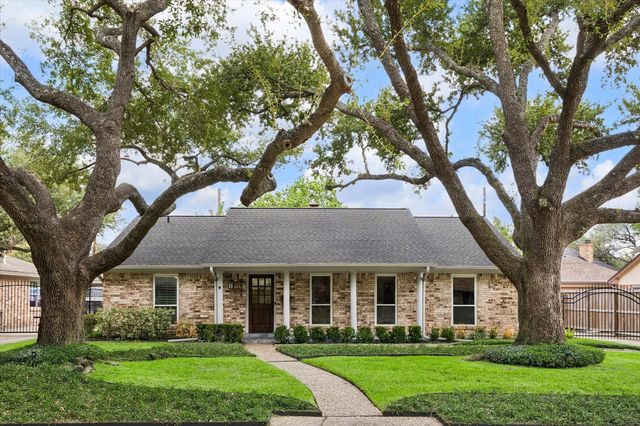 2444 Brookmere Dr — Lazybrook