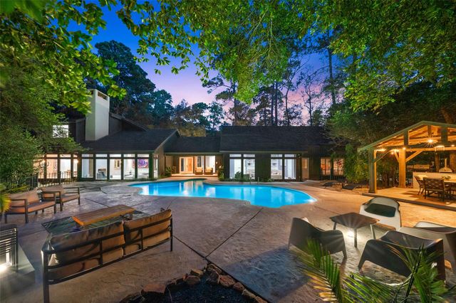 2411 Oakbank Dr — Kingwood Lakes Village