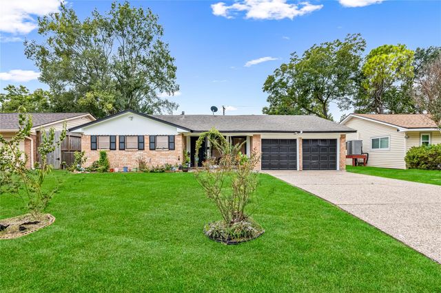 8823 Shadow Crest St — Braeburn Glen Sec 01