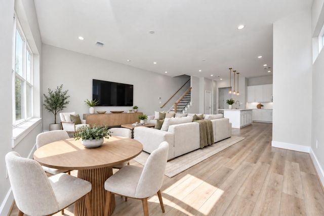 6409 Goforth St — Foster Manor