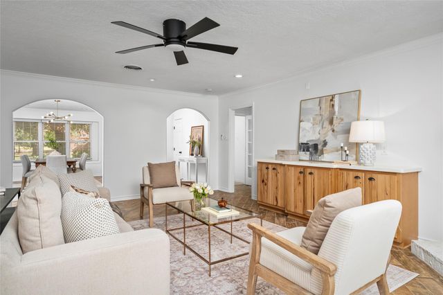 10519 Londonderry Dr — Shadow Oaks