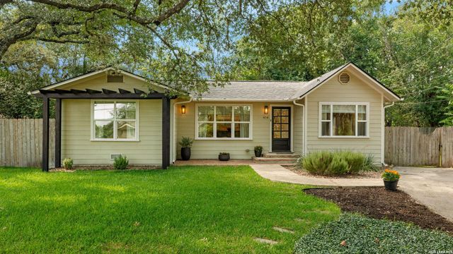 414 Frey St — OAK PARK