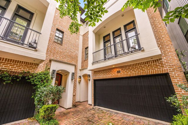310 W Bell St — West Bell Avenue Landing