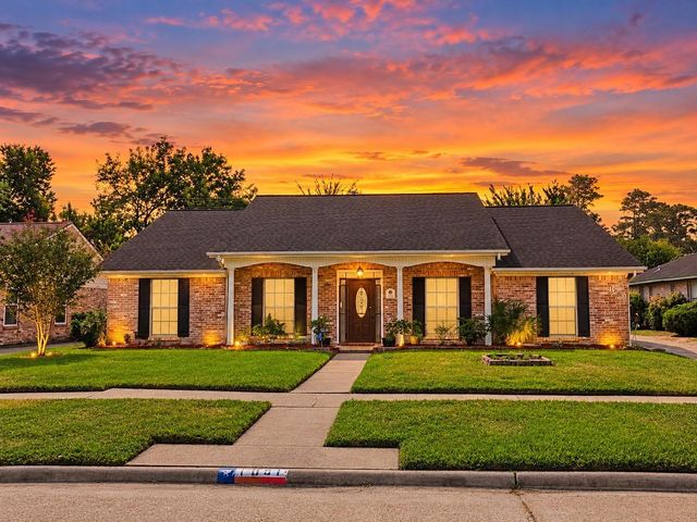 1051 W Donovan St — Shepherd Park Terrace Sec 01