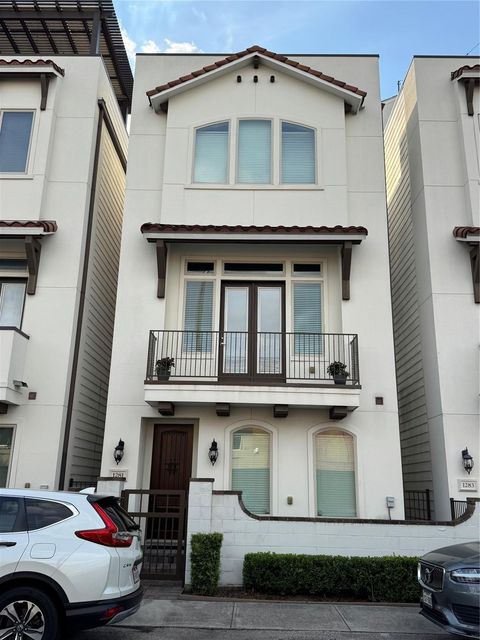 1281 Bonner St — Vistas De Sevilla Amd Pla