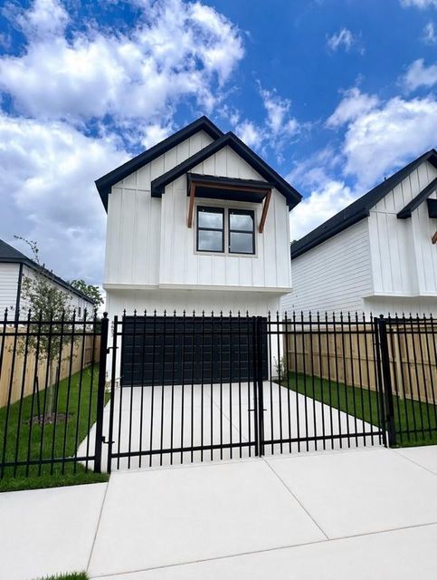 8655 Sunderland Rd — Newhaven Estates