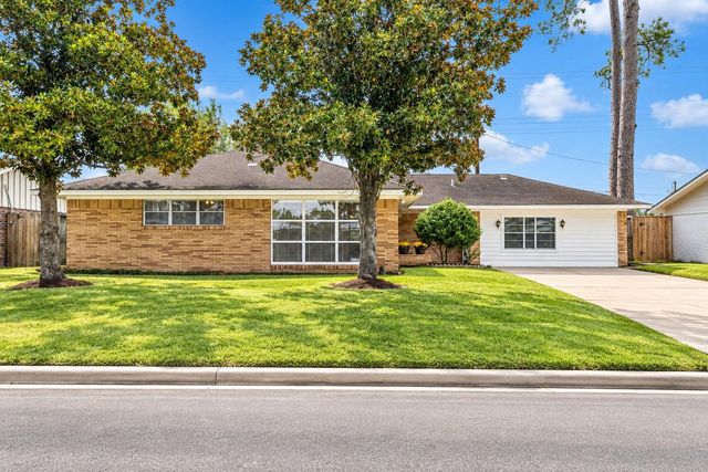 1037 Gardendale Dr — Sunny Hollow