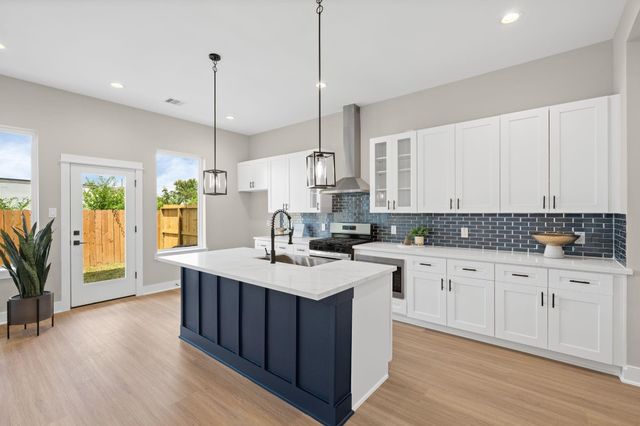 5817 Highland Sun Ln — Highland Heights Place