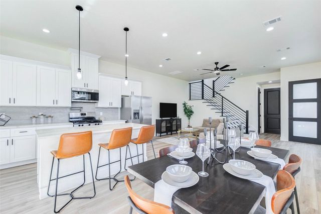 7115 England Street B — England Landng