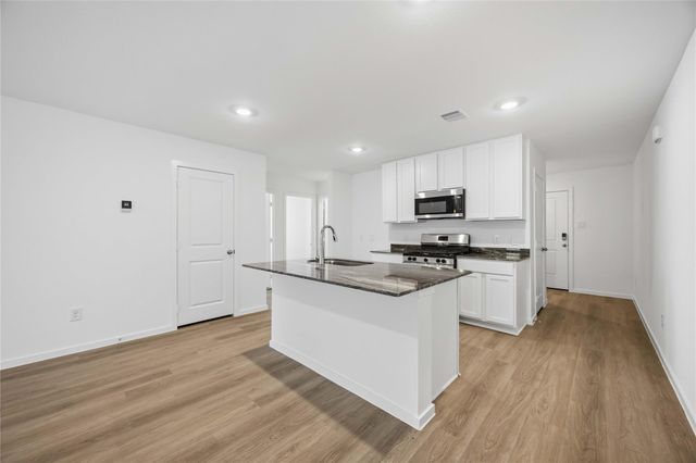 4810 Peanut Butter and Jelly Dr — Legacy Village