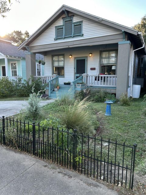 3911 Bernardo De Galvez Ave — Galveston Outlots