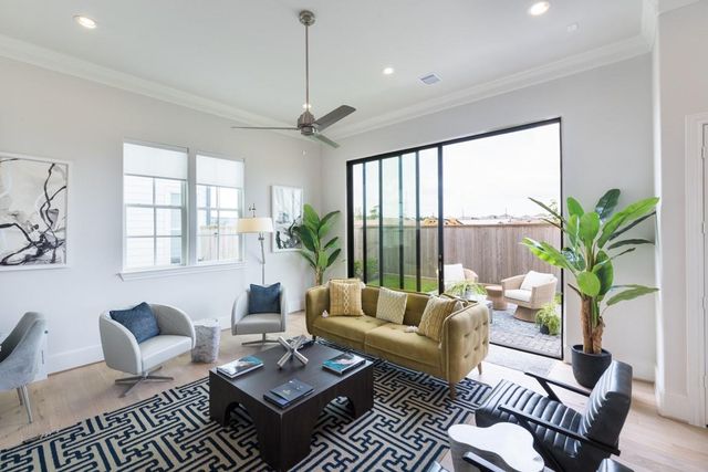 3307 Green Daisy Ln — Timbergrove Green