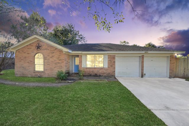 4311 Pine Shadows St — Plantation Estates Sec 1 95