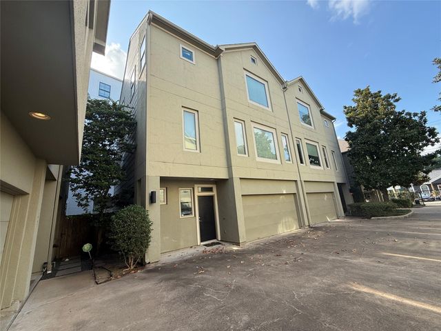 4330 Center St — Center Street Plaza Sec 01