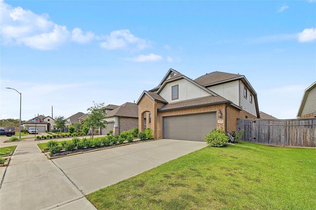 8719 Arbor Trail Dr — Sienna Plantation