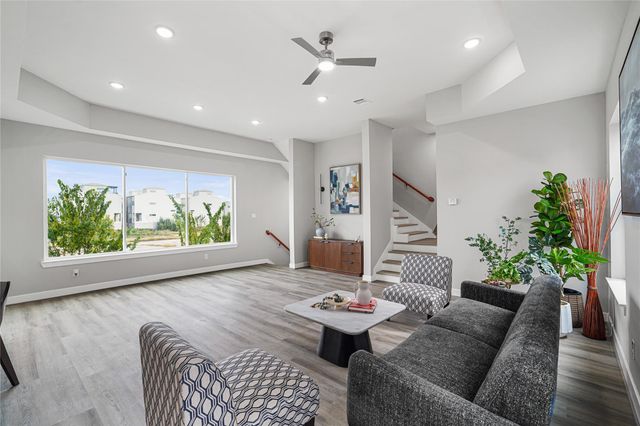 1222 W 18th St — Alhamd Housing