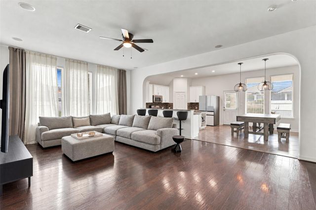326 Lake Rim Dr — Summer Lakes Sec 5