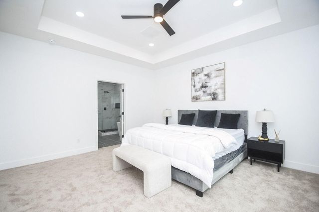 6541 Sealey St — Villas/Bland