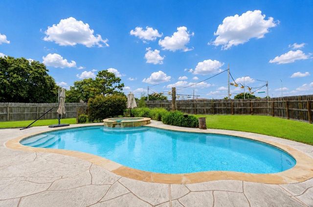 2711 Sabal Palms Ct — Raintree Village Sec 2a