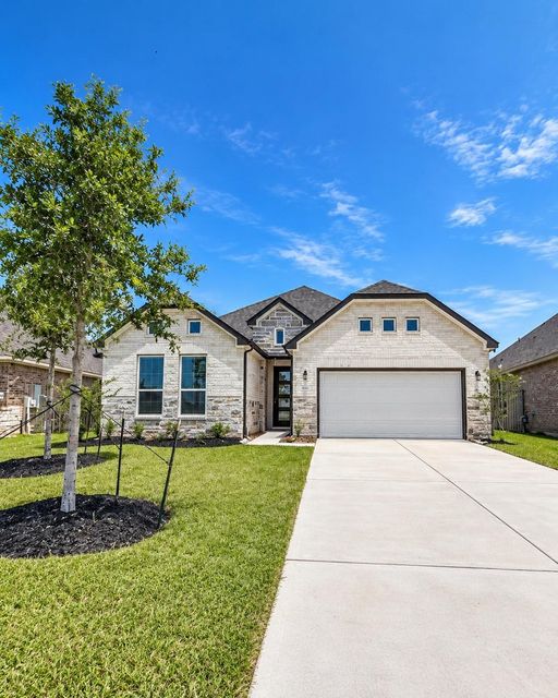 2911 Golden Isle Dr — Lago Mar