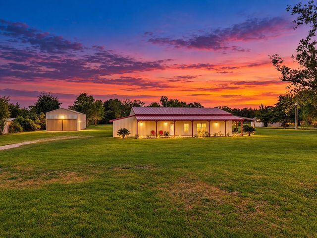 4886 Wickwillow Ln — Chatfield