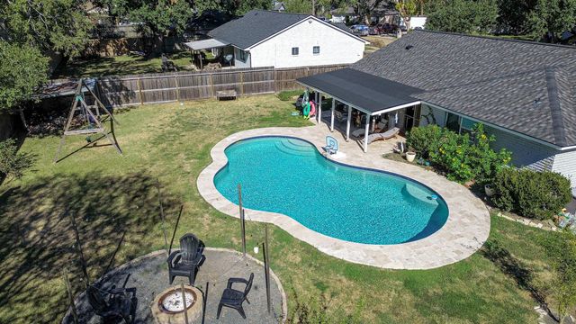 800 Camelot Ln — Anna Alea Kingspark/Whitehall