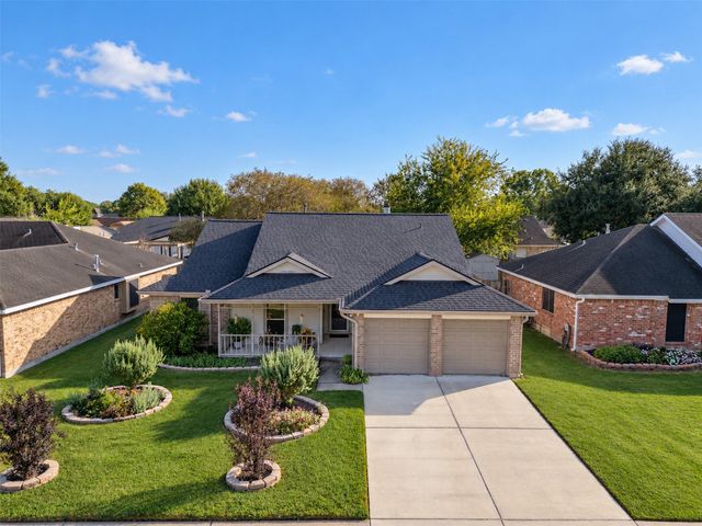 6406 Coldstream Dr — Village Grove Sec 01
