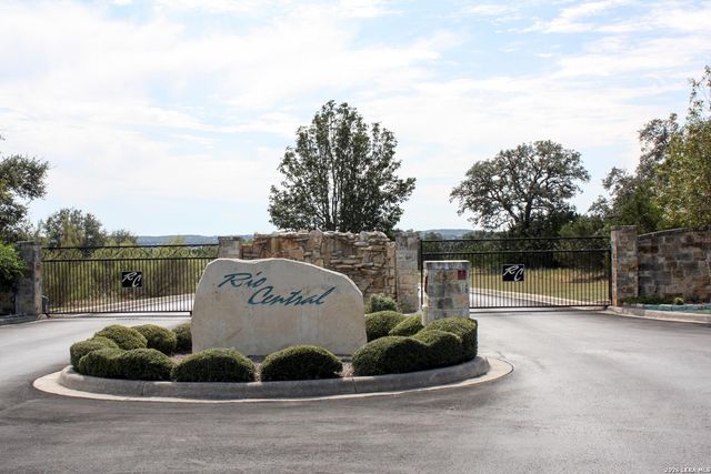 559 Rio Ridge Pkwy — MYSTIC SHORES