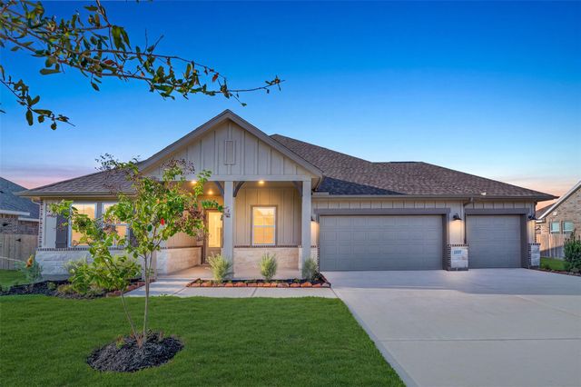 12027 Old Fashion Cir — Grand Oaks