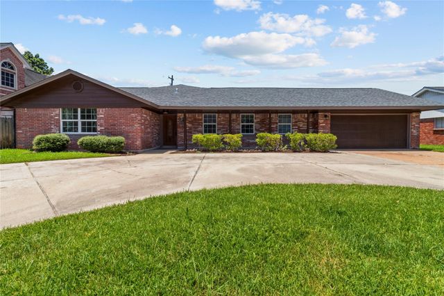 2304 Harper Dr — Wedgewood